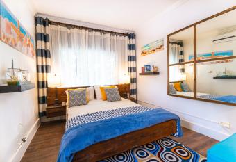 Lemon Cottage - At Orange Hill allows 18 year olds to book a room