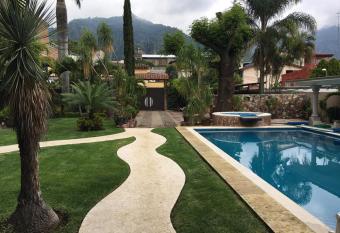 Hotel Concierge Flor y Canto has Balcony rooms