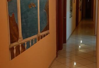 George Hotel has rooms with a private hot tub