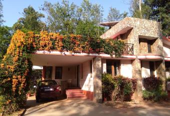 Siderbhan Homestay allows 18 year olds to book a room