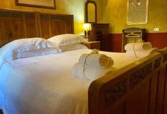 Residenze Gregoriane - Residenza d Epoca has rooms with a private hot tub