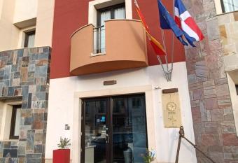 Hotel Don Giovanni allows 18 year olds to book a room