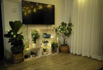 Ecopark Homestay Lake 1pn has Balcony rooms