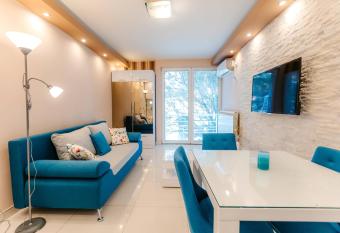 Turist Apartment has Balcony rooms