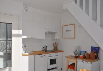 Digue Jules has Balcony rooms