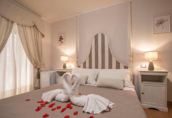 Vico d Ercole has Balcony rooms