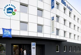 ibis budget Gen  ve Petit-Lancy allows 18 year olds to book a room