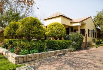 Stans &co allows 18 year olds to book a room