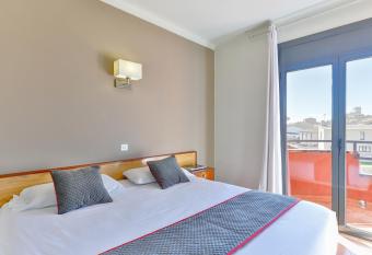 Hostal Alberana allows 18 year olds to book a room