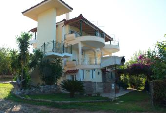 ELGEORGE HOME has Balcony rooms