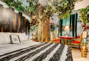 The Oasis on Eisenhower allows 18 year olds to book a room