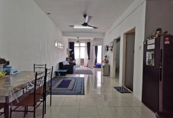 UNIE HOMESTAY allows 18 year olds to book a room