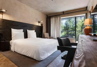 Rooms Hotel Kokhta allows 18 year olds to book a room