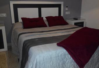 Hostal Oca  a Manilva has Balcony rooms