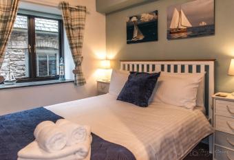 The Beachut by Pureserviced allows 18 year olds to book a room