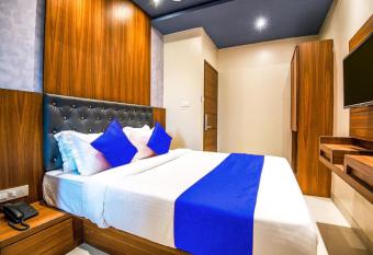 Hotel West Inn - Andheri West has Smoking rooms