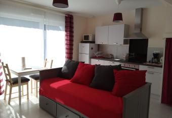 Le Cocon d Alsace allows 18 year olds to book a room