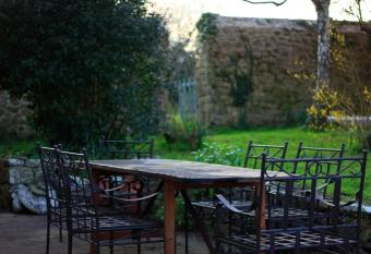 LA MIGNONNERIE allows 18 year olds to book a room