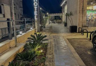 Diamond Hotel allows 18 year olds to book a room