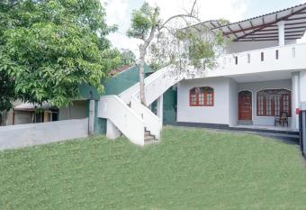 StayAtRichmondHill - Free Air Conditioning WIFI has Balcony rooms