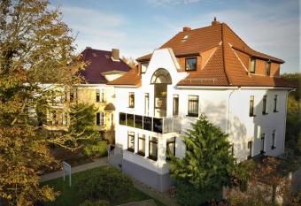 Wundersch  nes Penthouse im Herzen von Hameln has Balcony rooms