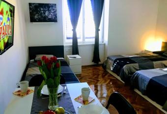 Pula Center Green Park Apartments and Rooms allows 18 year olds to book a room