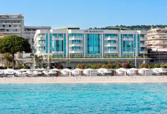 JW Marriott Cannes has rooms with a private hot tub