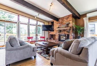 Northview Swiss Style Chalet allows 18 year olds to book a room