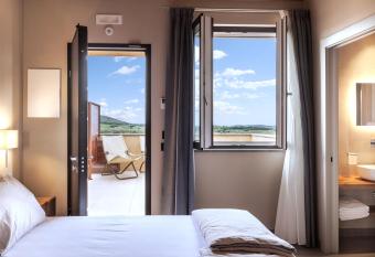 CRU di VIGNANOVA allows 18 year olds to book a room