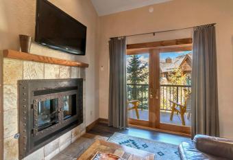 Mountain Lodge Telluride has Balcony rooms