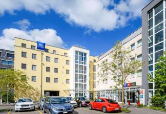 ibis budget Winterthur allows 18 year olds to book a room