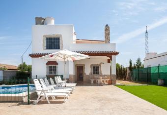 Las Alas del Sol 2 has Balcony rooms