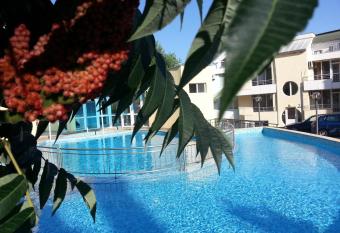 Menada Sunset Kosharitsa Apartments has Balcony rooms