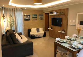 Apartamento moderno e com clube privativo allows 18 year olds to book a room