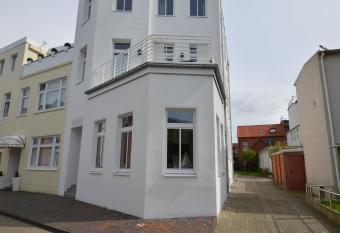 Apartment Eisberg 3 mit sch  ner Balkonterrasse allows 18 year olds to book a room