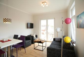 Apartment Eisberg 6 mit Balkon allows 18 year olds to book a room