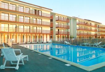 All Suites La Teste     Bassin d   Arcachon has Balcony rooms