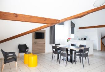 Zenitude H  tel-R  sidences La Versoix has Balcony rooms