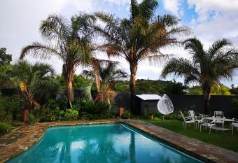 INBLOEM has Balcony rooms