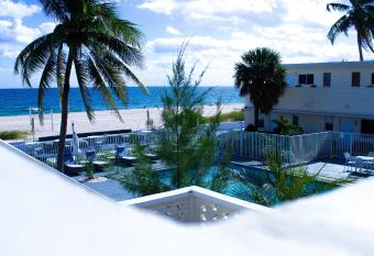 Coral Tides Resort has Balcony rooms