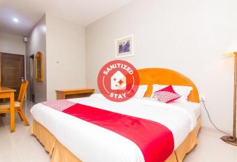 Super OYO Capital O 1867 Kara Guest House allows 18 year olds to book a room