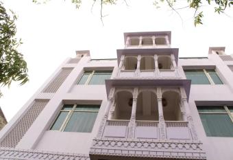 Hotel The Chit Chat Palace has Balcony rooms