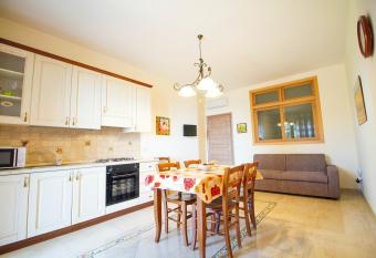 2 bedrooms appartement with sea view furnished terrace and wifi at Trecastagni 9 km away from the beach has Balcony rooms