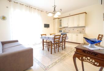 2 bedrooms appartement with sea view furnished balcony and wifi at Trecastagni 9 km away from the beach has Balcony rooms