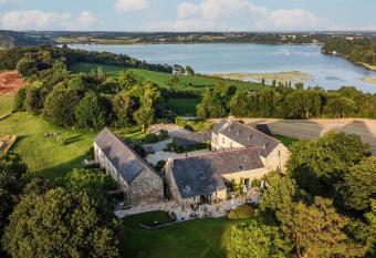 Manoir De Rigourdaine allows 18 year olds to book a room