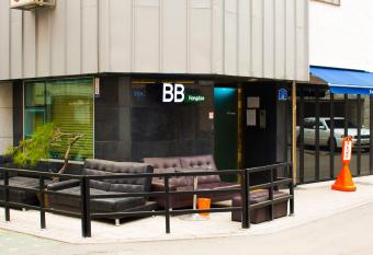 BB Hongdae allows 18 year olds to book a room