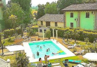 Studio with shared pool balcony and wifi at Gragnao has Balcony rooms