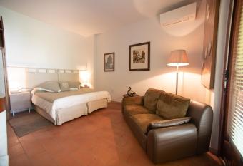 B&B Parco Antico allows 18 year olds to book a room