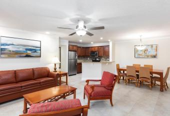 Gorgeous Condo Near Disney has rooms with a private hot tub