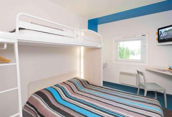 hotelF1 Tours Nord allows 18 year olds to book a room